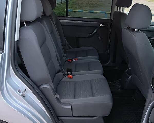 Серый Фольксваген Туран, объемом двигателя 1.6 л и пробегом 242 тыс. км за 5300 $, фото 19 на Automoto.ua