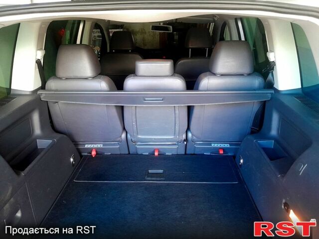 Серый Фольксваген Туран, объемом двигателя 2 л и пробегом 231 тыс. км за 7500 $, фото 5 на Automoto.ua