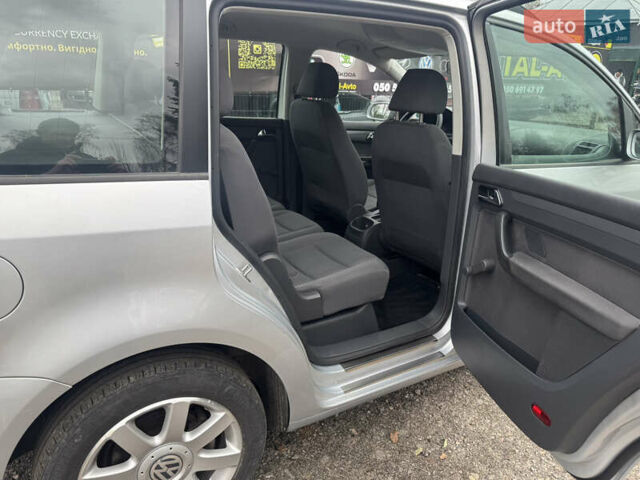 Сірий Фольксваген Туран, об'ємом двигуна 1.6 л та пробігом 221 тис. км за 6499 $, фото 35 на Automoto.ua