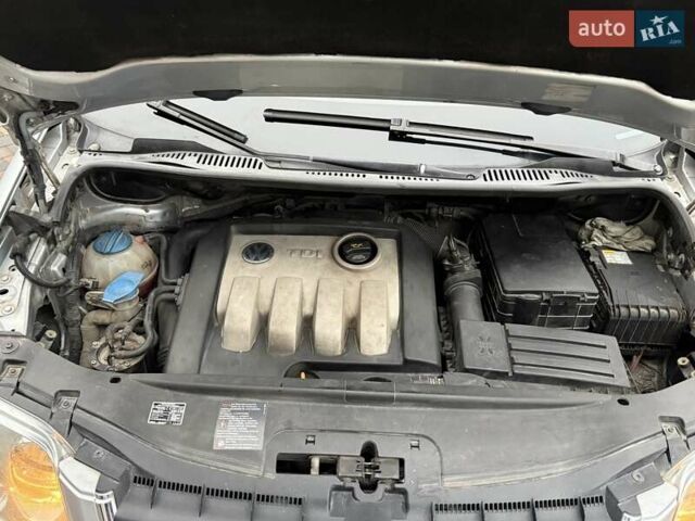 Сірий Фольксваген Туран, об'ємом двигуна 1.9 л та пробігом 264 тис. км за 5400 $, фото 50 на Automoto.ua