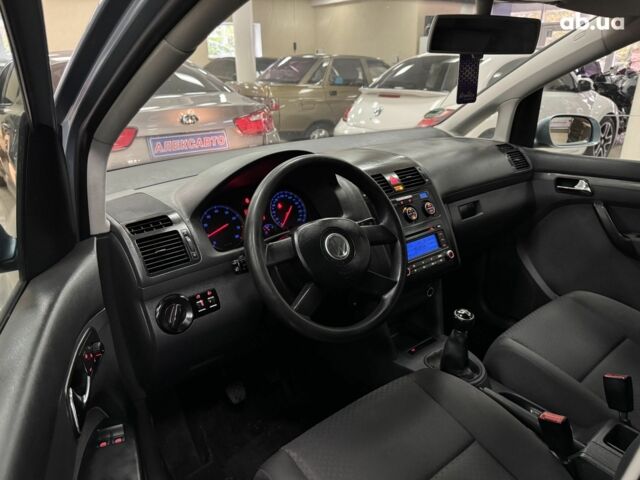 Серый Фольксваген Туран, объемом двигателя 0 л и пробегом 213 тыс. км за 6600 $, фото 9 на Automoto.ua