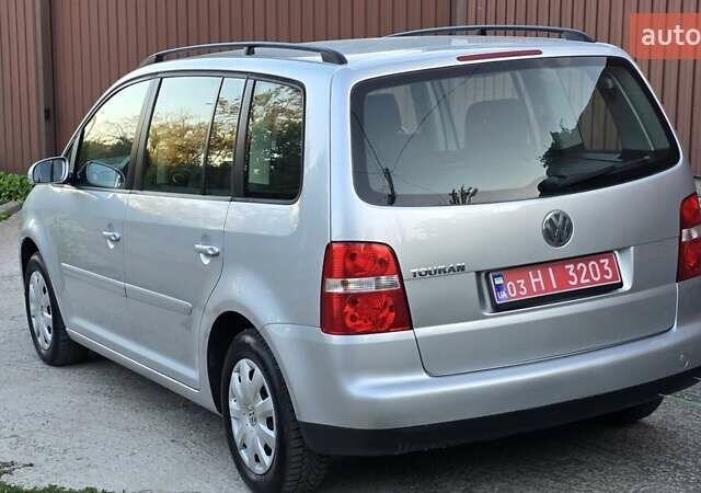 Серый Фольксваген Туран, объемом двигателя 1.6 л и пробегом 270 тыс. км за 6499 $, фото 19 на Automoto.ua