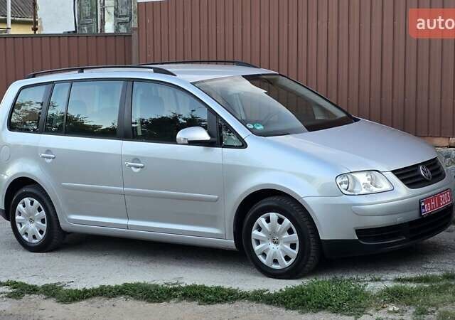 Серый Фольксваген Туран, объемом двигателя 1.6 л и пробегом 270 тыс. км за 6499 $, фото 10 на Automoto.ua