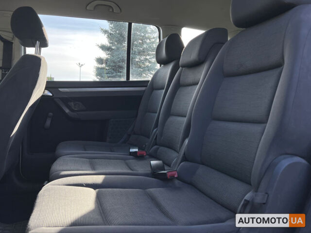 Серый Фольксваген Туран, объемом двигателя 1.4 л и пробегом 164 тыс. км за 5999 $, фото 9 на Automoto.ua