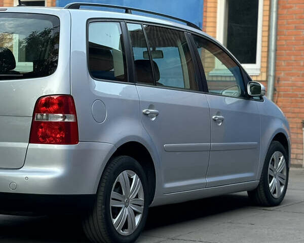 Серый Фольксваген Туран, объемом двигателя 1.6 л и пробегом 219 тыс. км за 6599 $, фото 13 на Automoto.ua