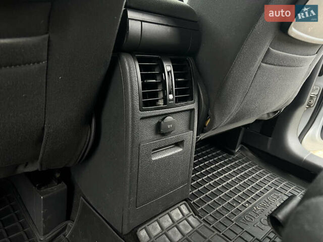 Серый Фольксваген Туран, объемом двигателя 1.9 л и пробегом 284 тыс. км за 6500 $, фото 27 на Automoto.ua