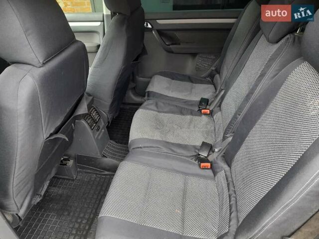 Серый Фольксваген Туран, объемом двигателя 1.39 л и пробегом 212 тыс. км за 5800 $, фото 6 на Automoto.ua