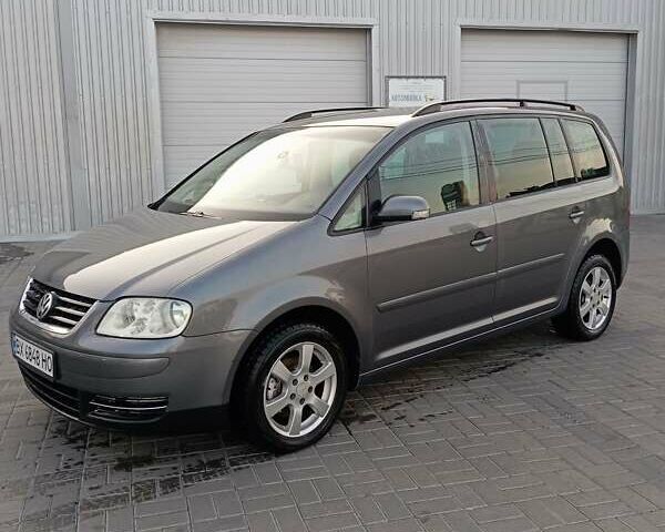 Серый Фольксваген Туран, объемом двигателя 1.98 л и пробегом 250 тыс. км за 5200 $, фото 14 на Automoto.ua