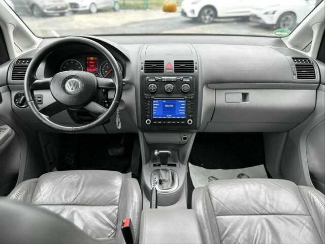 Сірий Фольксваген Туран, об'ємом двигуна 1.6 л та пробігом 267 тис. км за 6500 $, фото 15 на Automoto.ua