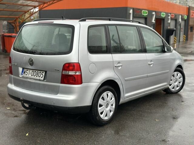 Серый Фольксваген Туран, объемом двигателя 1.9 л и пробегом 123 тыс. км за 2800 $, фото 2 на Automoto.ua