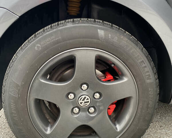 Серый Фольксваген Туран, объемом двигателя 1.6 л и пробегом 240 тыс. км за 7000 $, фото 10 на Automoto.ua