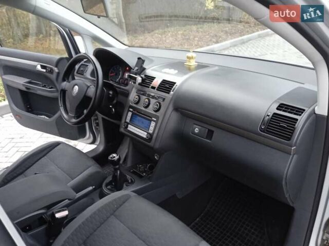 Сірий Фольксваген Туран, об'ємом двигуна 1.39 л та пробігом 243 тис. км за 5350 $, фото 39 на Automoto.ua