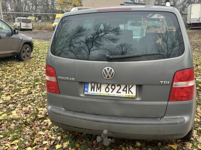 Сірий Фольксваген Туран, об'ємом двигуна 2 л та пробігом 450 тис. км за 2500 $, фото 2 на Automoto.ua