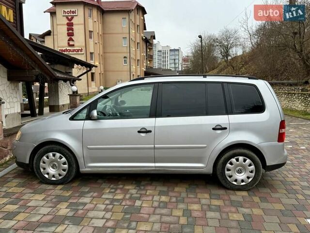 Сірий Фольксваген Туран, об'ємом двигуна 1.9 л та пробігом 264 тис. км за 5400 $, фото 29 на Automoto.ua