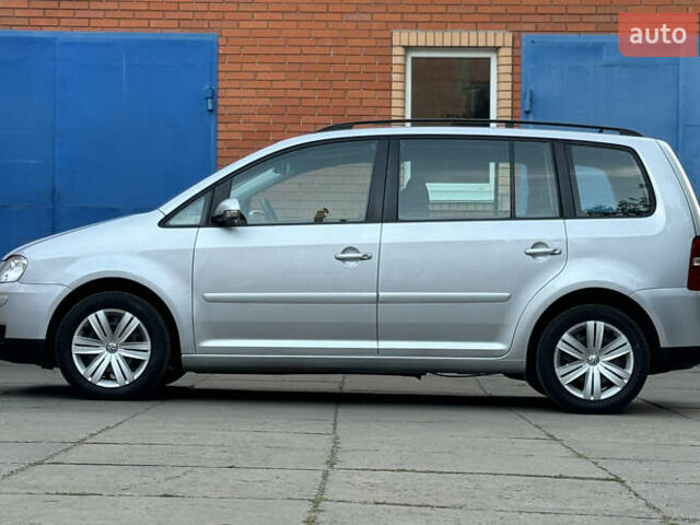 Серый Фольксваген Туран, объемом двигателя 1.6 л и пробегом 219 тыс. км за 6599 $, фото 7 на Automoto.ua