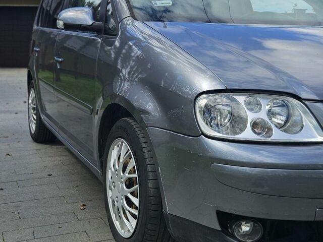 Серый Фольксваген Туран, объемом двигателя 2 л и пробегом 367 тыс. км за 2657 $, фото 7 на Automoto.ua