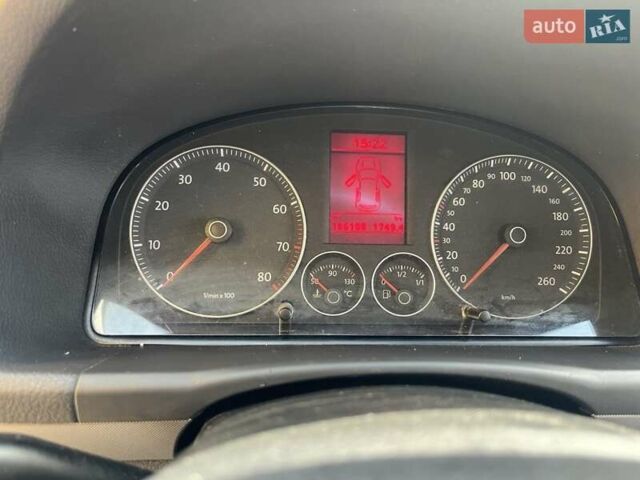 Серый Фольксваген Туран, объемом двигателя 1.6 л и пробегом 186 тыс. км за 6900 $, фото 23 на Automoto.ua