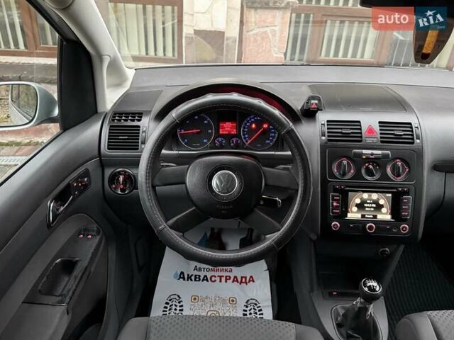 Сірий Фольксваген Туран, об'ємом двигуна 1.9 л та пробігом 264 тис. км за 5400 $, фото 45 на Automoto.ua