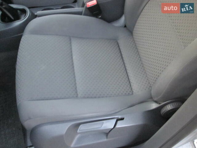 Серый Фольксваген Туран, объемом двигателя 1.6 л и пробегом 230 тыс. км за 6500 $, фото 13 на Automoto.ua