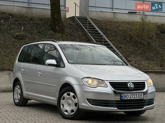 Серый Фольксваген Туран, объемом двигателя 1.9 л и пробегом 284 тыс. км за 6500 $, фото 9 на Automoto.ua