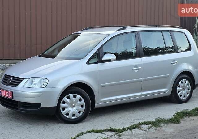 Серый Фольксваген Туран, объемом двигателя 1.6 л и пробегом 270 тыс. км за 6499 $, фото 26 на Automoto.ua