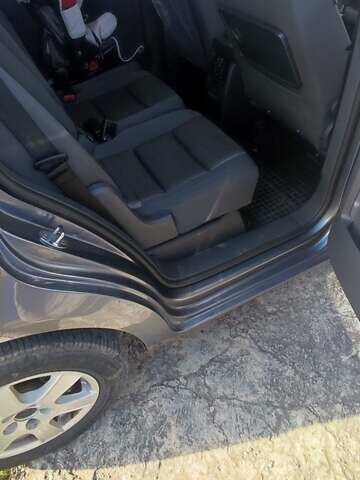 Серый Фольксваген Туран, объемом двигателя 2 л и пробегом 181 тыс. км за 4900 $, фото 11 на Automoto.ua