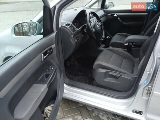 Сірий Фольксваген Туран, об'ємом двигуна 1.39 л та пробігом 243 тис. км за 5350 $, фото 46 на Automoto.ua