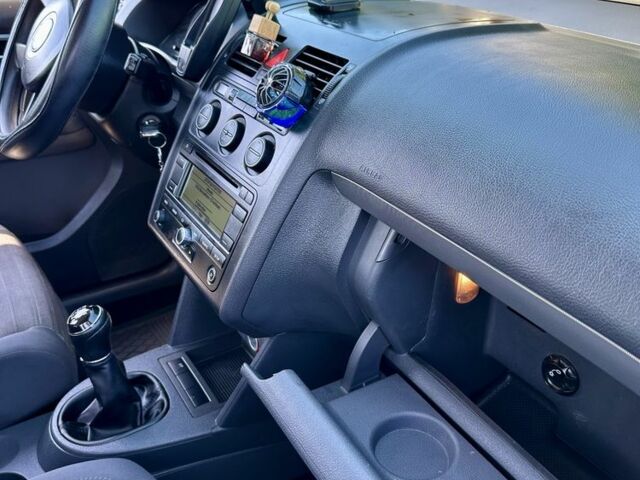 Серый Фольксваген Туран, объемом двигателя 2 л и пробегом 330 тыс. км за 5800 $, фото 6 на Automoto.ua