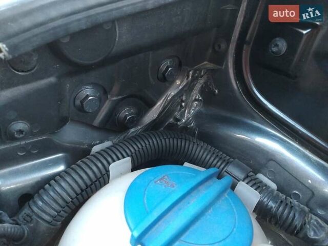 Серый Фольксваген Туран, объемом двигателя 2 л и пробегом 269 тыс. км за 5950 $, фото 6 на Automoto.ua