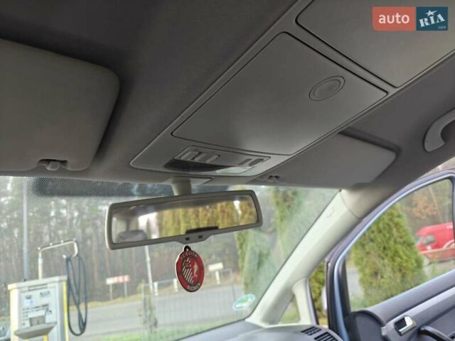 Серый Фольксваген Туран, объемом двигателя 1.6 л и пробегом 205 тыс. км за 5950 $, фото 15 на Automoto.ua