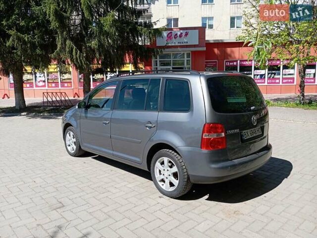 Серый Фольксваген Туран, объемом двигателя 1.98 л и пробегом 250 тыс. км за 5200 $, фото 41 на Automoto.ua