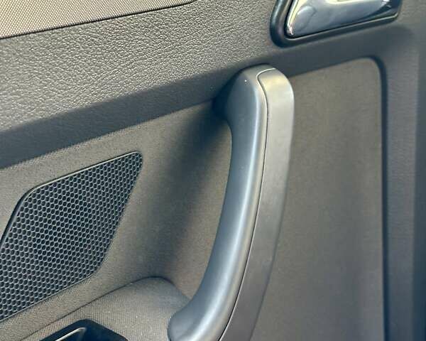 Серый Фольксваген Туран, объемом двигателя 1.97 л и пробегом 330 тыс. км за 5800 $, фото 13 на Automoto.ua