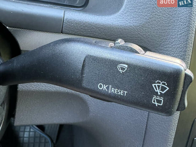 Сірий Фольксваген Туран, об'ємом двигуна 1.6 л та пробігом 219 тис. км за 6699 $, фото 36 на Automoto.ua