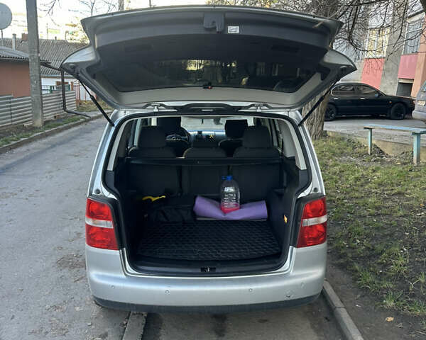 Серый Фольксваген Туран, объемом двигателя 1.6 л и пробегом 211 тыс. км за 6000 $, фото 29 на Automoto.ua