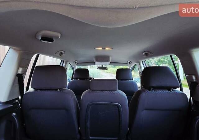 Серый Фольксваген Туран, объемом двигателя 1.6 л и пробегом 270 тыс. км за 6499 $, фото 47 на Automoto.ua