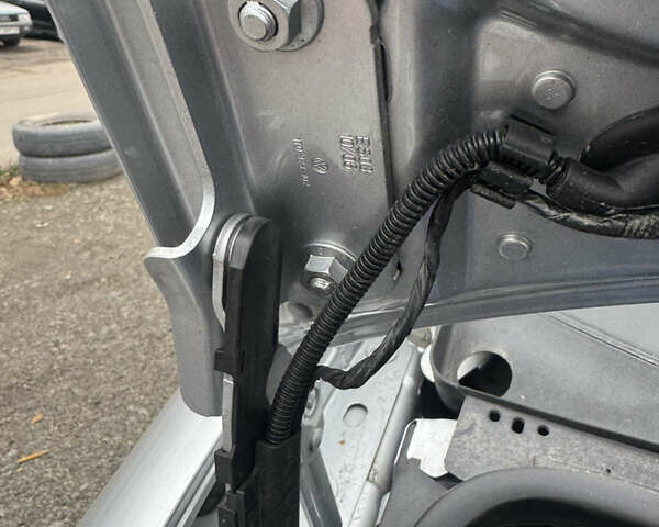 Сірий Фольксваген Туран, об'ємом двигуна 1.6 л та пробігом 221 тис. км за 6499 $, фото 25 на Automoto.ua