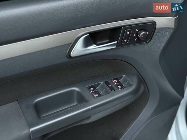 Серый Фольксваген Туран, объемом двигателя 1.39 л и пробегом 211 тыс. км за 6799 $, фото 8 на Automoto.ua