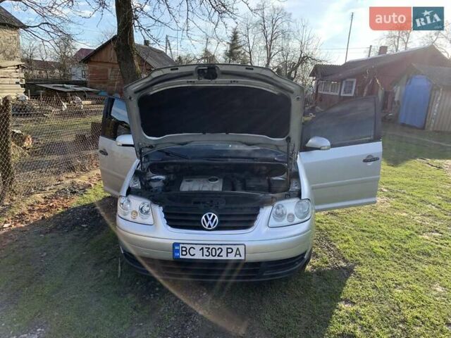 Серый Фольксваген Туран, объемом двигателя 1.9 л и пробегом 400 тыс. км за 6500 $, фото 4 на Automoto.ua