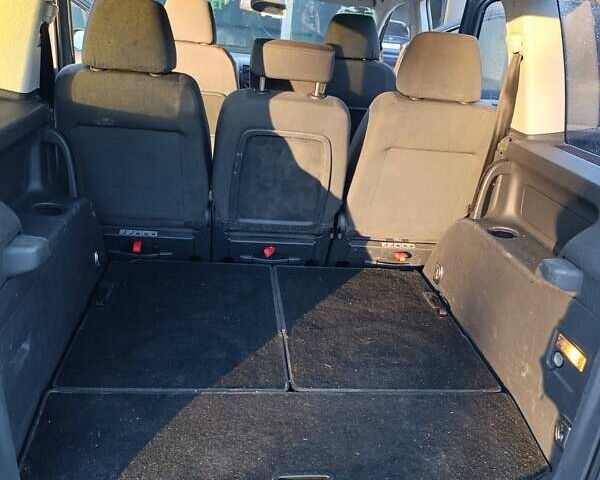 Серый Фольксваген Туран, объемом двигателя 1.6 л и пробегом 206 тыс. км за 5950 $, фото 6 на Automoto.ua