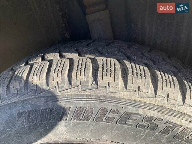 Серый Фольксваген Туран, объемом двигателя 1.9 л и пробегом 400 тыс. км за 6500 $, фото 17 на Automoto.ua