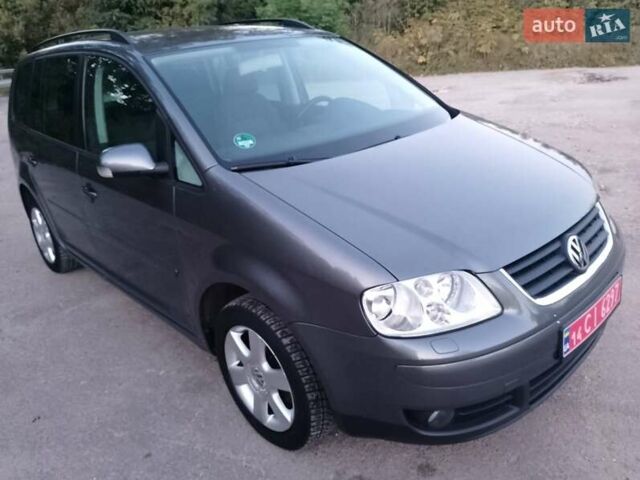 Серый Фольксваген Туран, объемом двигателя 1.6 л и пробегом 215 тыс. км за 5900 $, фото 26 на Automoto.ua