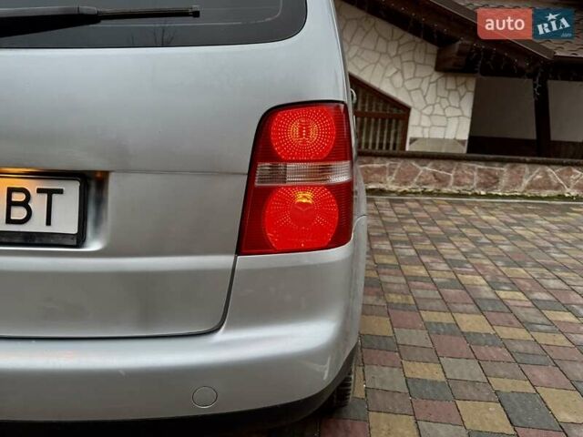 Сірий Фольксваген Туран, об'ємом двигуна 1.9 л та пробігом 264 тис. км за 5400 $, фото 27 на Automoto.ua