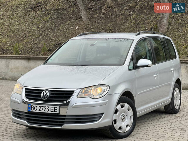 Серый Фольксваген Туран, объемом двигателя 1.9 л и пробегом 284 тыс. км за 6500 $, фото 2 на Automoto.ua