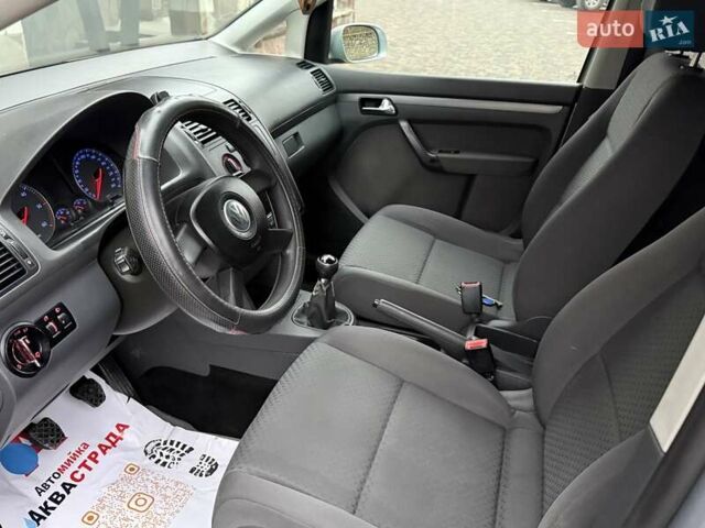 Сірий Фольксваген Туран, об'ємом двигуна 1.9 л та пробігом 264 тис. км за 5400 $, фото 34 на Automoto.ua