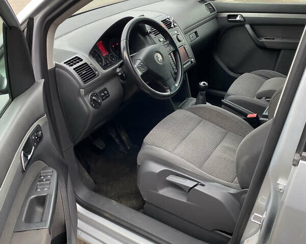 Сірий Фольксваген Туран, об'ємом двигуна 1.39 л та пробігом 217 тис. км за 6250 $, фото 8 на Automoto.ua