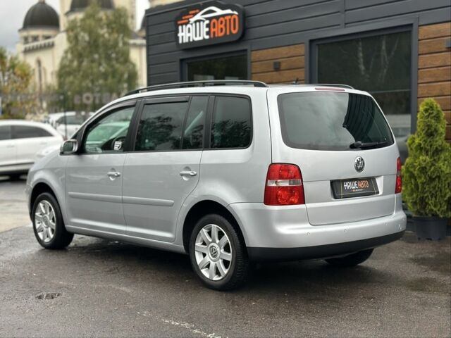 Сірий Фольксваген Туран, об'ємом двигуна 1.6 л та пробігом 267 тис. км за 6500 $, фото 5 на Automoto.ua