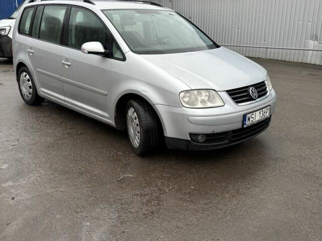 Серый Фольксваген Туран, объемом двигателя 1.9 л и пробегом 350 тыс. км за 2900 $, фото 2 на Automoto.ua