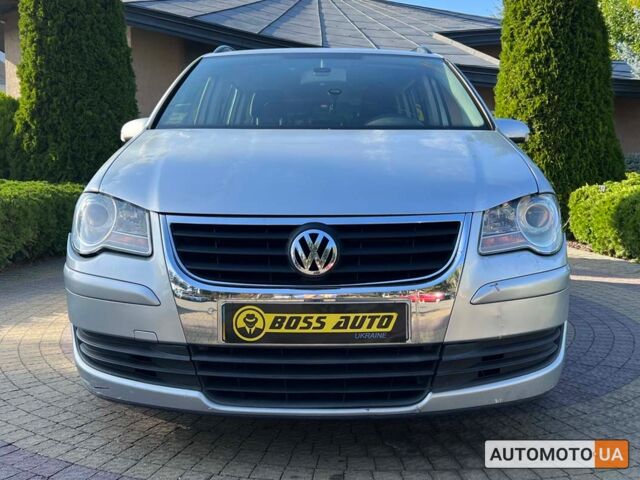 Серый Фольксваген Туран, объемом двигателя 1.4 л и пробегом 164 тыс. км за 5999 $, фото 1 на Automoto.ua