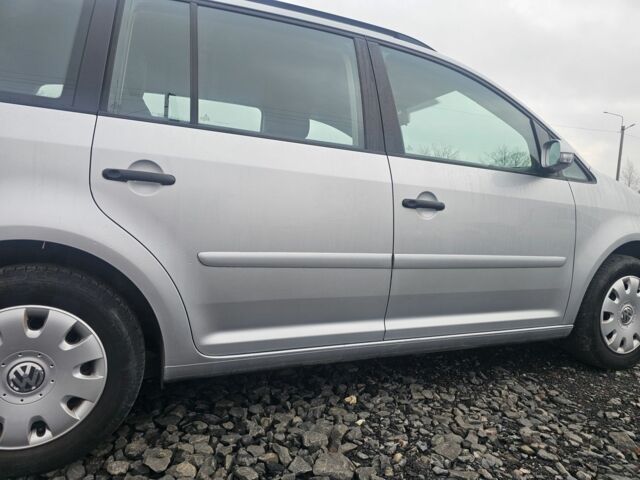 Серый Фольксваген Туран, объемом двигателя 0 л и пробегом 250 тыс. км за 5500 $, фото 9 на Automoto.ua