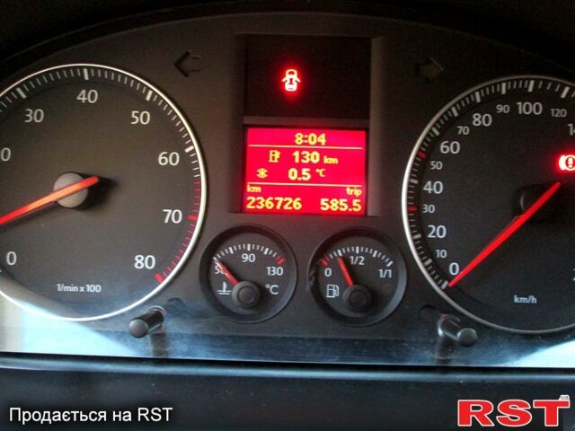 Серый Фольксваген Туран, объемом двигателя 1.6 л и пробегом 230 тыс. км за 6500 $, фото 12 на Automoto.ua